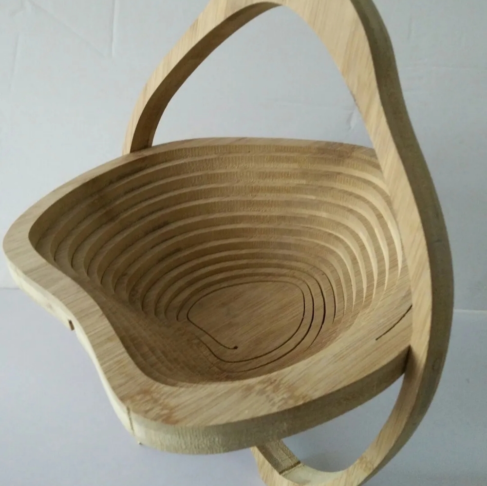 Harry and David THE CONTOUR PEAR co - friendly pear-shaped bamboo basket trivet